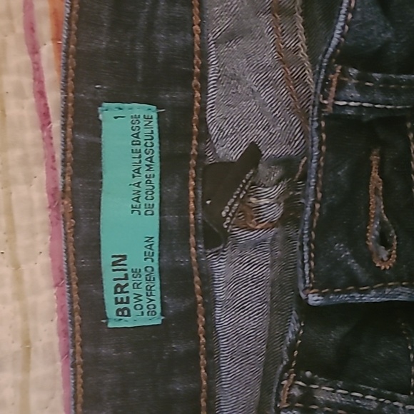 Berlin low-rise size one jeans - Picture 3 of 5